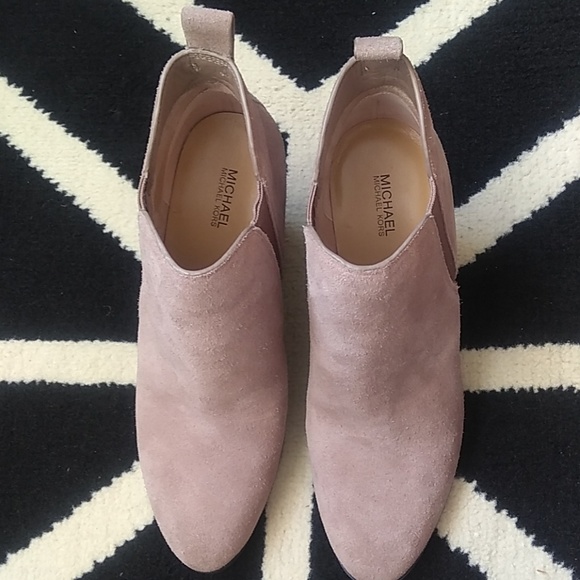 New Michael Kors Brandy suede bootie - Picture 2 of 7